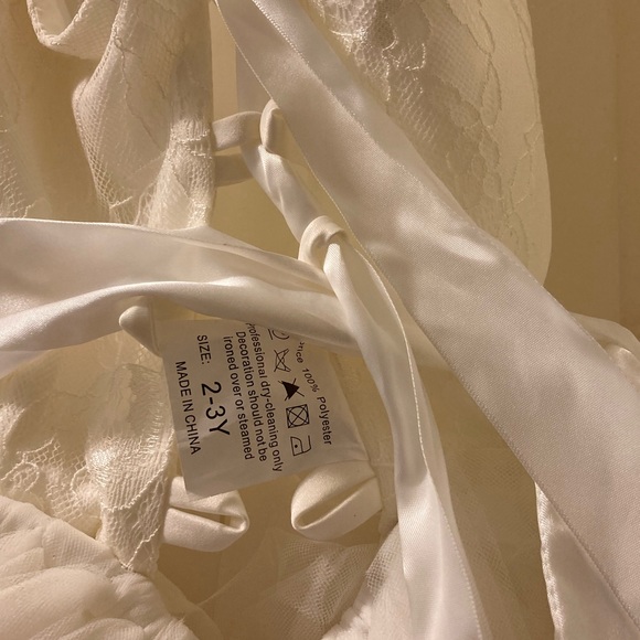 Little Girls Lace, Satin, Organza Galore Dress Size 2-3y - Picture 2 of 3